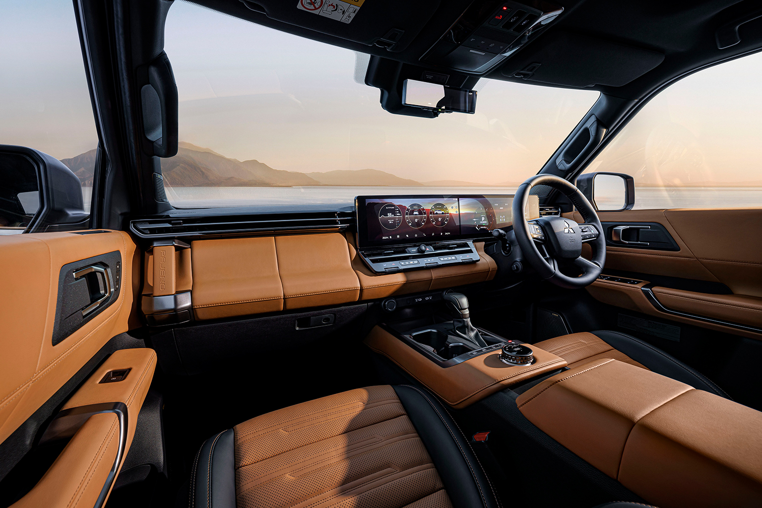 新型PAJERO インテリア